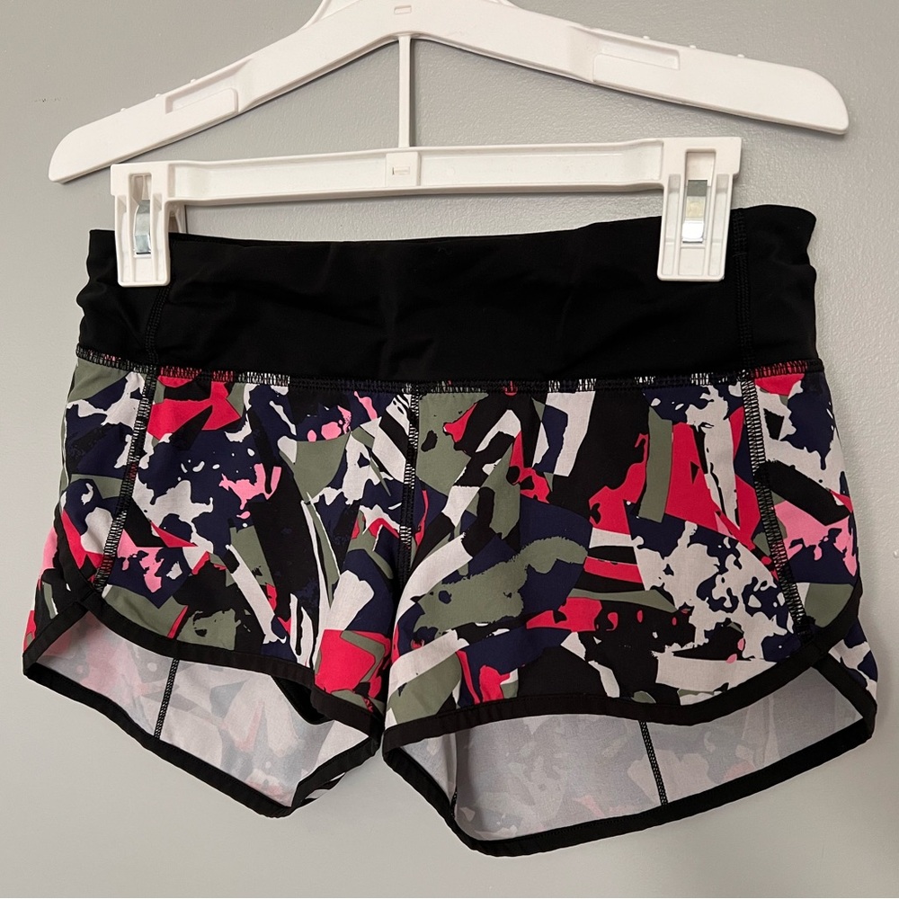 🍋 LuluLemon 2.5in Speed Up Shorts